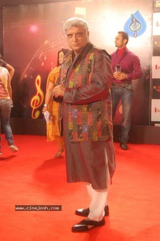 Top Celebs at Radio Mirchi Awards - 118 / 125 photos