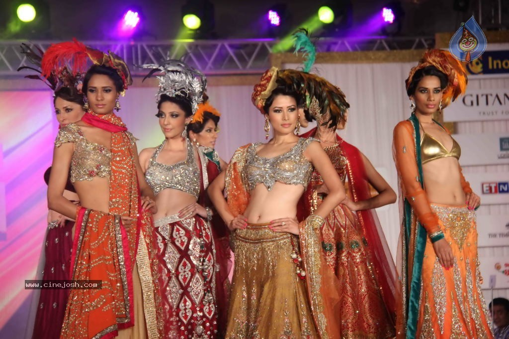 Trrain Retail Awards 2011 Fashion Show - 7 / 51 photos