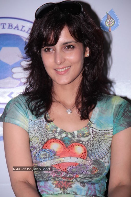 Tulip Joshi at Football Marathon Run 2012 Event - 13 / 42 photos
