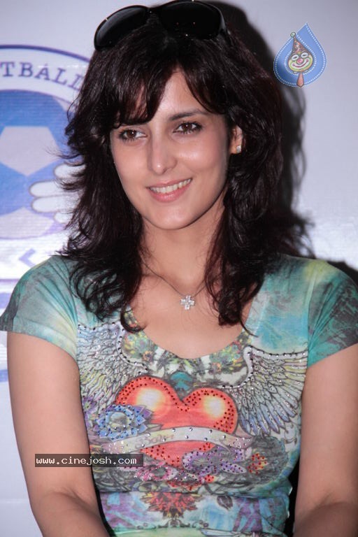 Tulip Joshi at Football Marathon Run 2012 Event - 26 / 42 photos