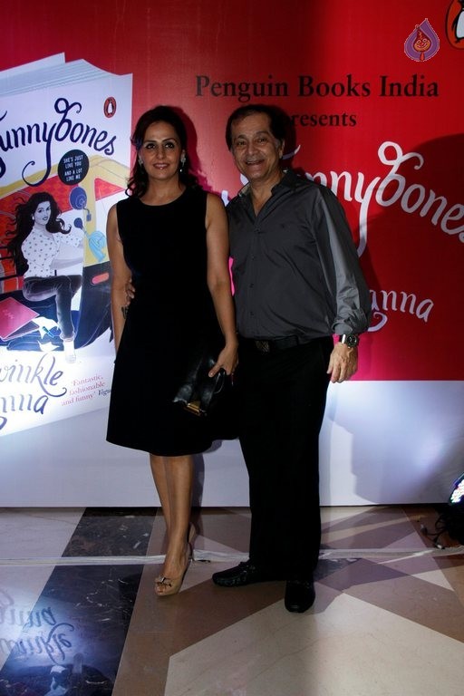 Twinkle Khanna Mrs Funnybones Book Launch - 14 / 42 photos
