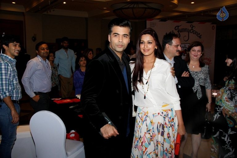 Twinkle Khanna Mrs Funnybones Book Launch - 16 / 42 photos