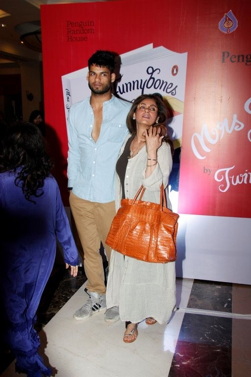 Twinkle Khanna Mrs Funnybones Book Launch - 28 / 42 photos