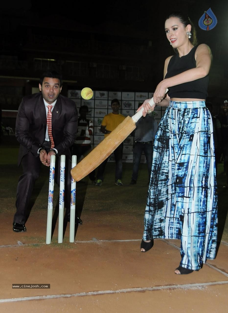 Twister Mitsui Shoji T 20 League Season 5 - 33 / 40 photos