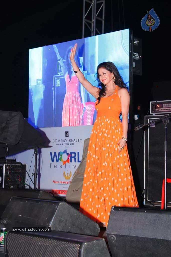 Urmila Matondkar at Worli Festival - 3 / 35 photos