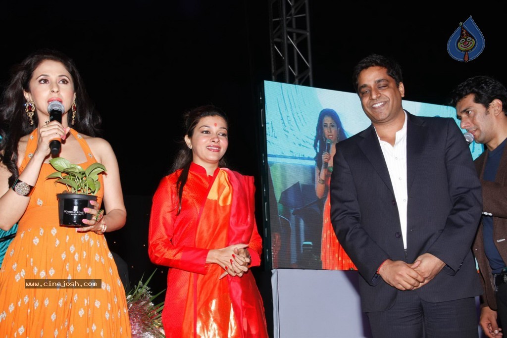 Urmila Matondkar at Worli Festival - 16 / 35 photos