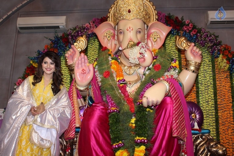 Urvashi Rautela and Poonam Pandey Ganesh Darshan Photos - 26 / 28 photos