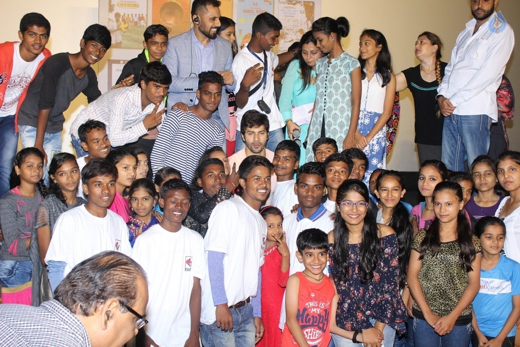 Varun Dhawan Encourage Young Film Makers at Film Festival - 14 / 21 photos