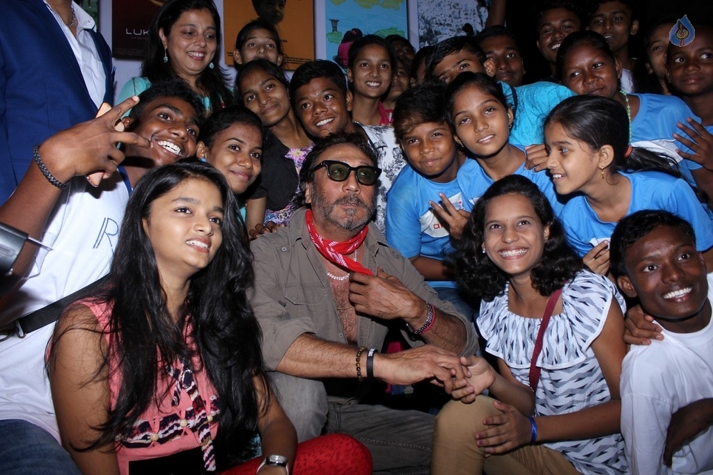 Varun Dhawan Encourage Young Film Makers at Film Festival - 17 / 21 photos