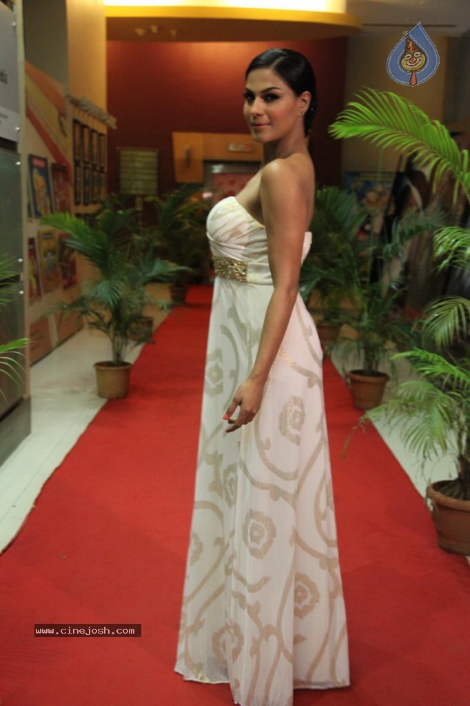Veena Malik at Zindagi 50 50 Premiere - 21 / 29 photos