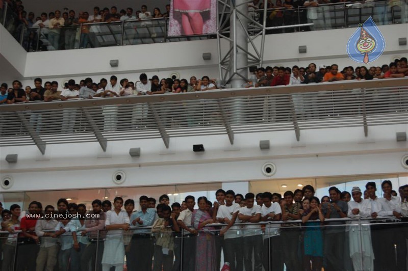 Veer At Salman Khan Conquers Suburban Mall And Hosts his Darbar Stills - 37 / 46 photos