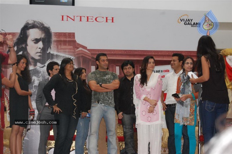 Veer At Salman Khan Conquers Suburban Mall And Hosts his Darbar Stills - 42 / 46 photos