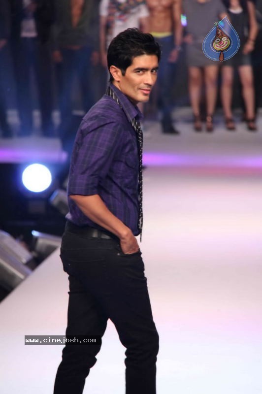 Vero Moda Fashion Show at Race Course Club - 34 / 66 photos