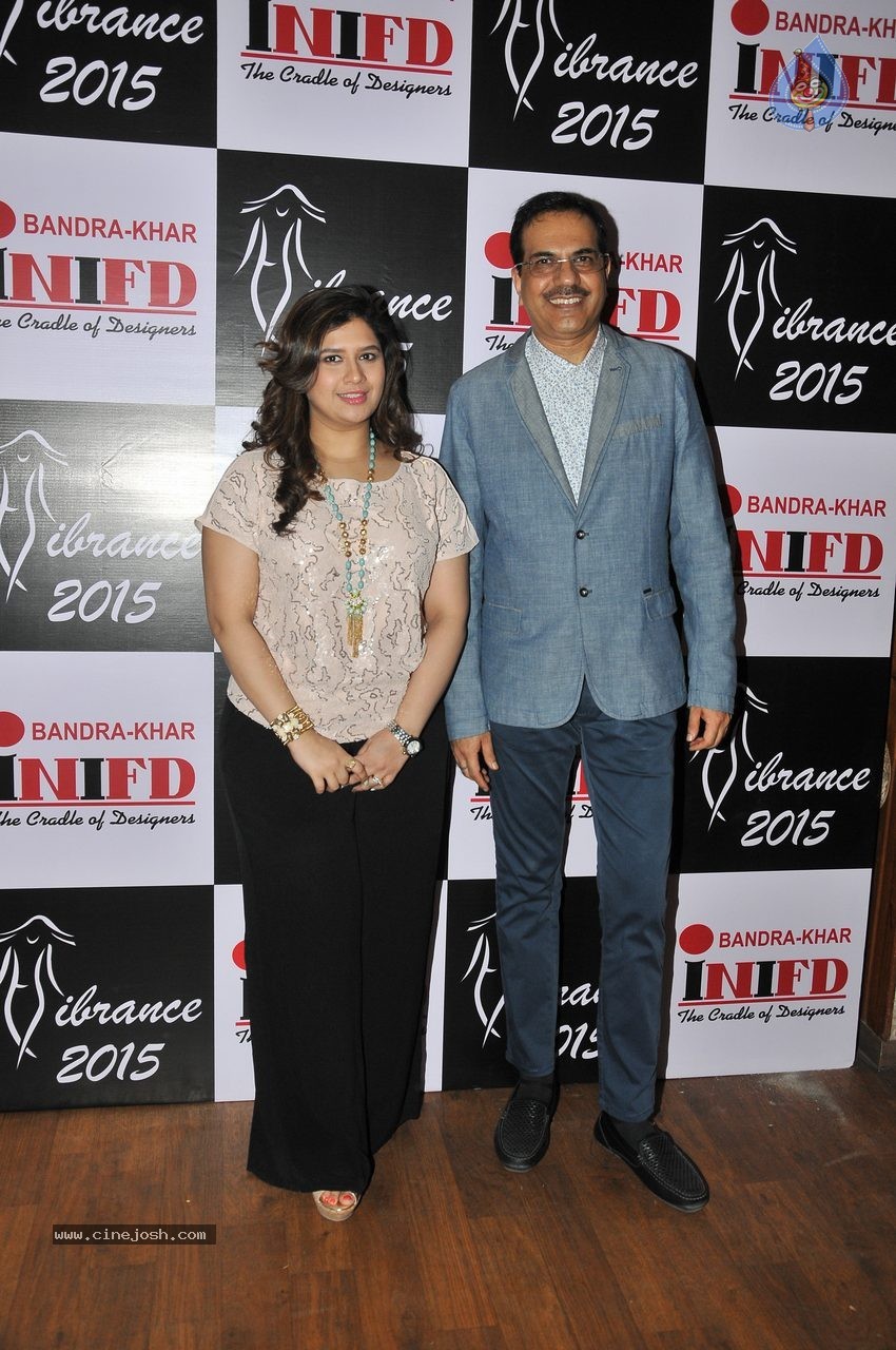 Vibrance 2015 Fashion Show - 39 / 62 photos