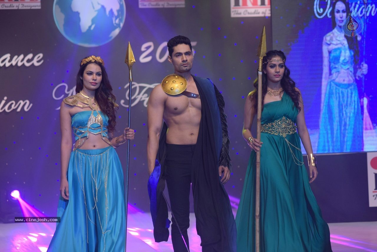 Vibrance 2015 Fashion Show - 43 / 62 photos