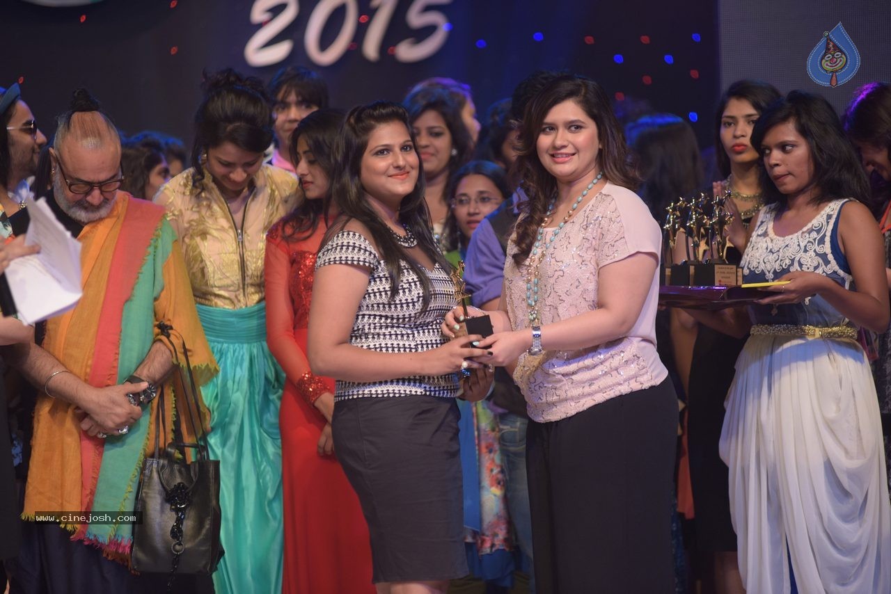 Vibrance 2015 Fashion Show - 57 / 62 photos