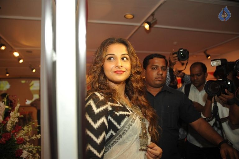 Vidya Balan at Chaplin Lines Exhibition Launch - 1 / 37 photos