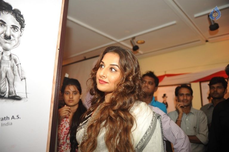 Vidya Balan at Chaplin Lines Exhibition Launch - 27 / 37 photos