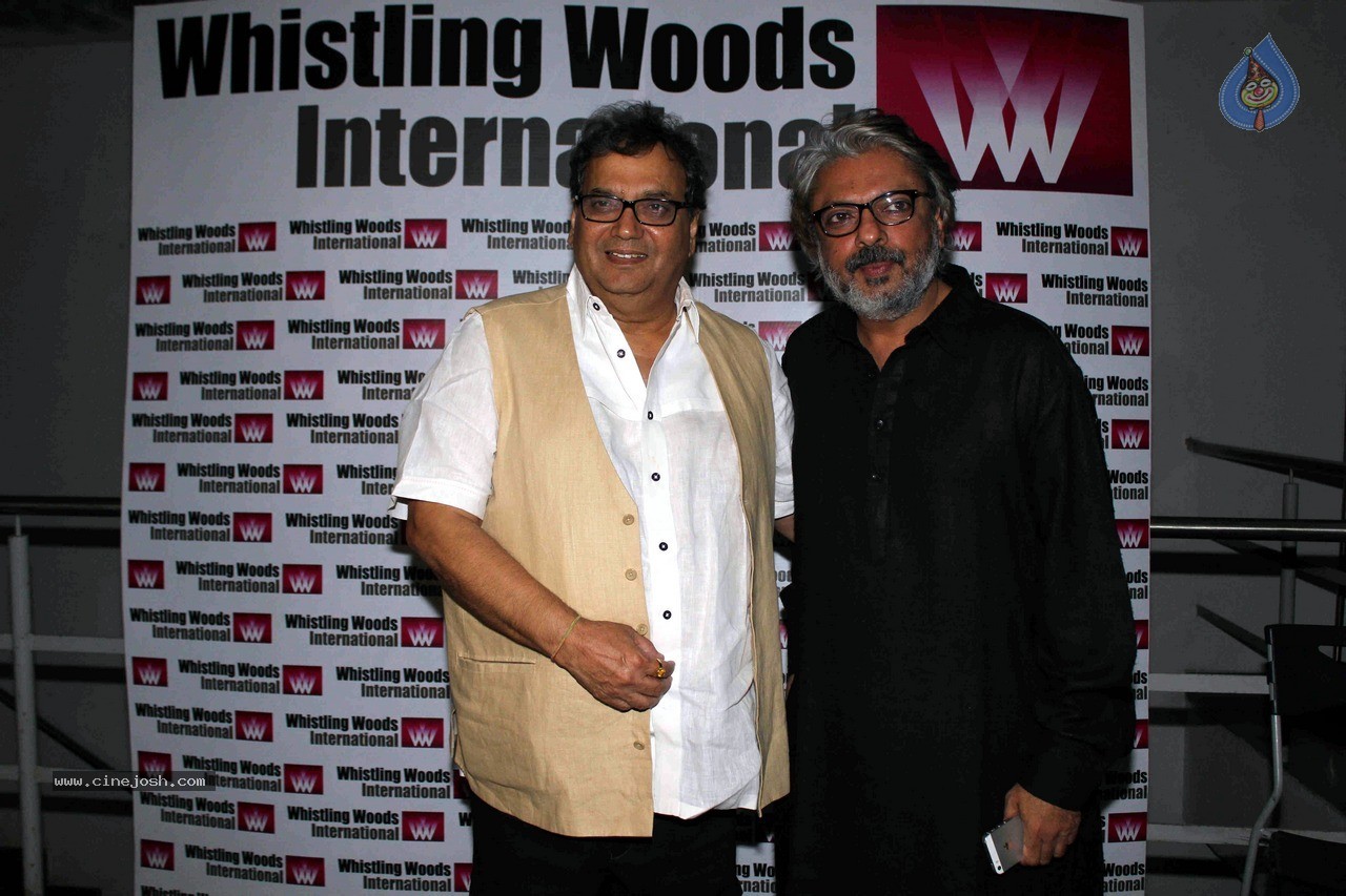 Vidya Balan at Cultural Hub Event - 13 / 39 photos