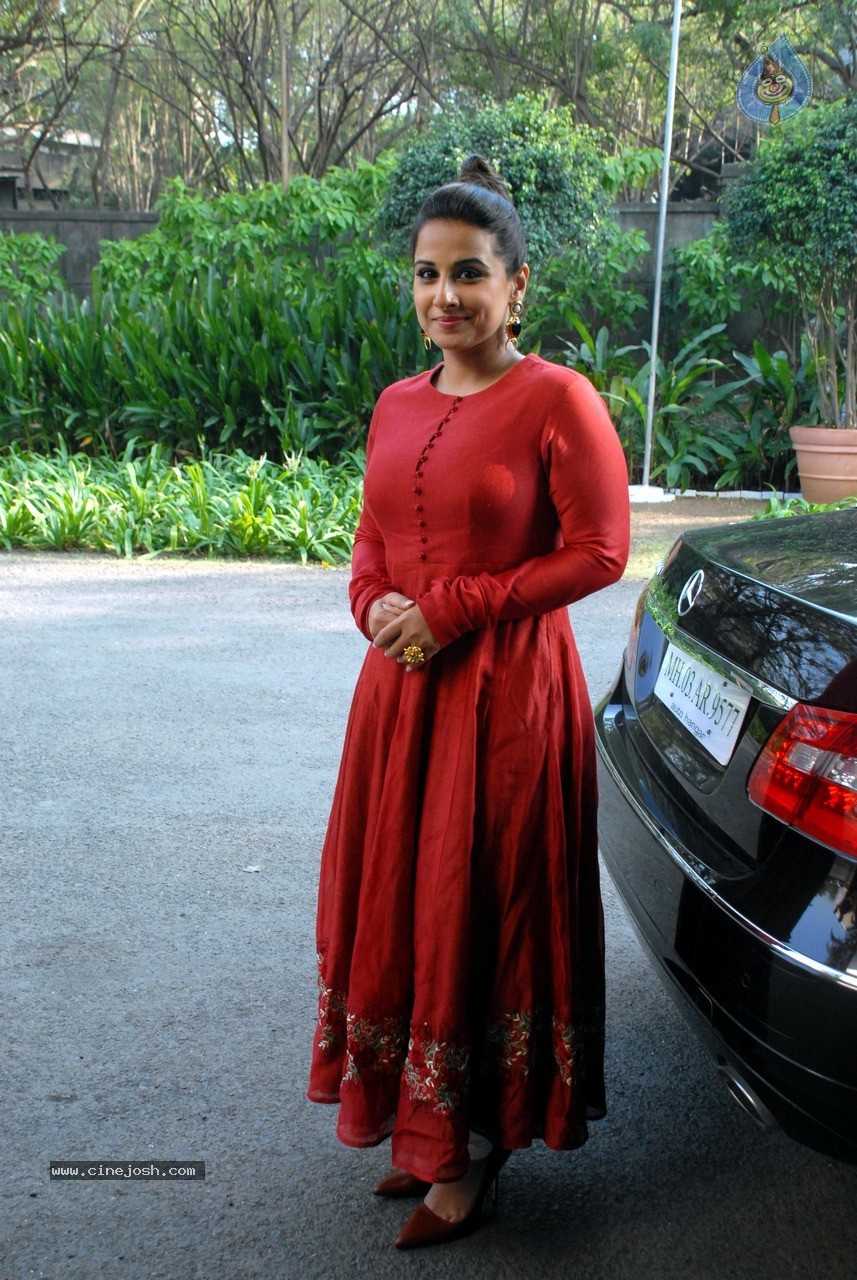 Vidya Balan at Cultural Hub Event - 17 / 39 photos