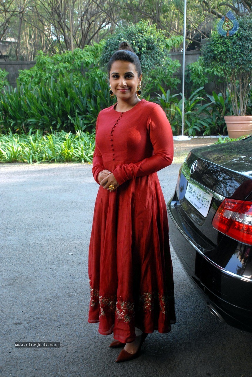 Vidya Balan at Cultural Hub Event - 32 / 39 photos