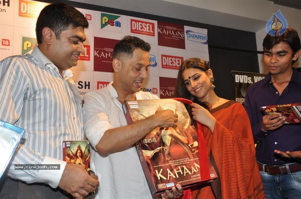 Vidya Balan at Kahaani DVD Launch - 65 / 71 photos