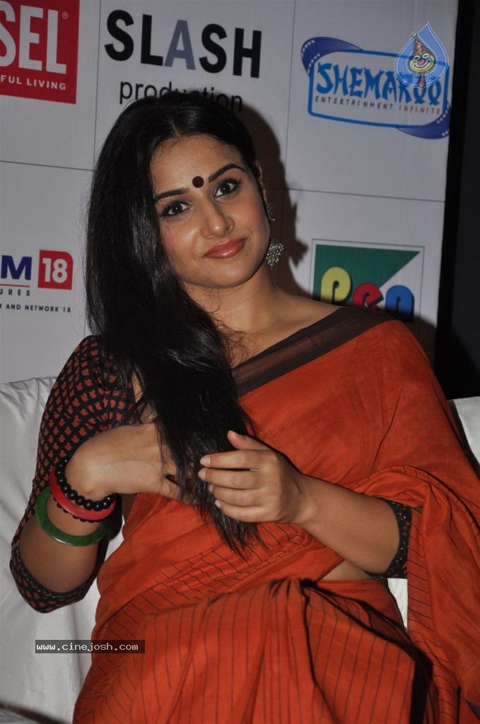 Vidya Balan at Kahaani DVD Launch - 66 / 71 photos