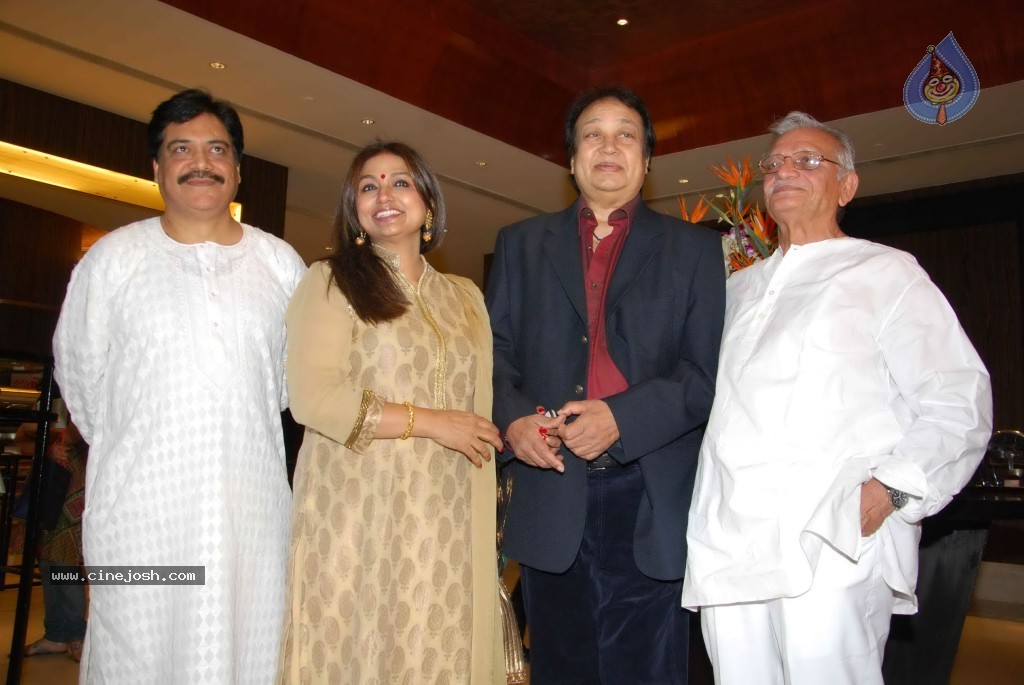 Vidya Balan at Tera Bayaan Ghalib Album Launch - 1 / 48 photos