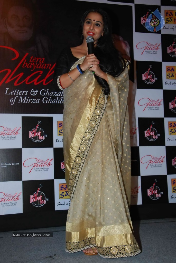 Vidya Balan at Tera Bayaan Ghalib Album Launch - 12 / 48 photos