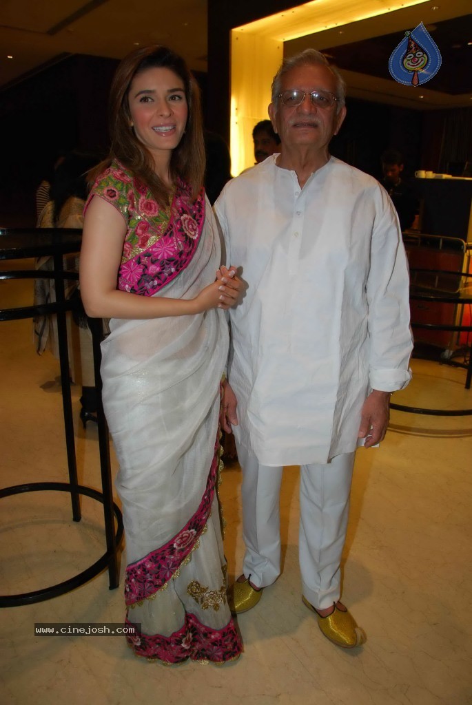 Vidya Balan at Tera Bayaan Ghalib Album Launch - 16 / 48 photos