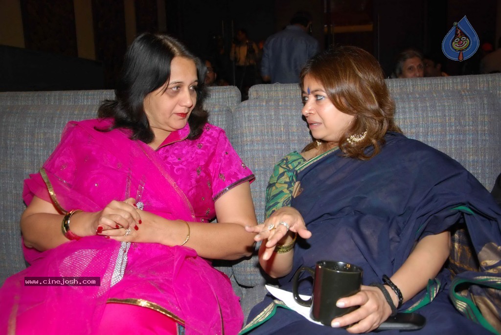 Vidya Balan at Tera Bayaan Ghalib Album Launch - 20 / 48 photos