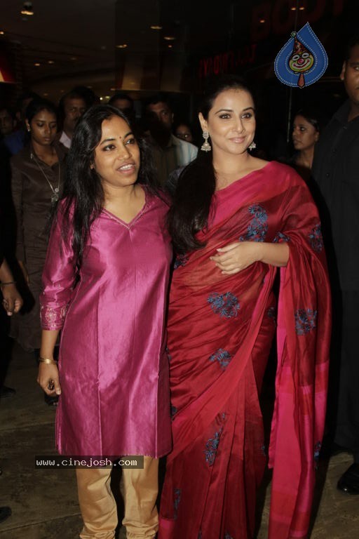Vidya Balan Launches Unhooked Novel - 49 / 55 photos