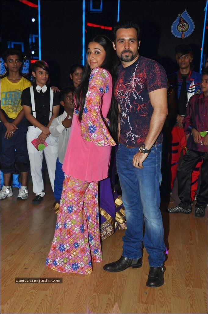 Vidya Balan n Emraan Hashmi Promotes Ghanchakkar - 27 / 48 photos