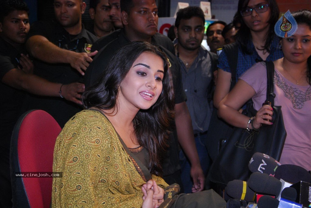 Vidya Balan Promotes Kahaani Film - 27 / 30 photos