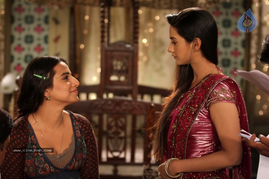 Vidya Balan Promotes Kahani Movie - 12 / 19 photos