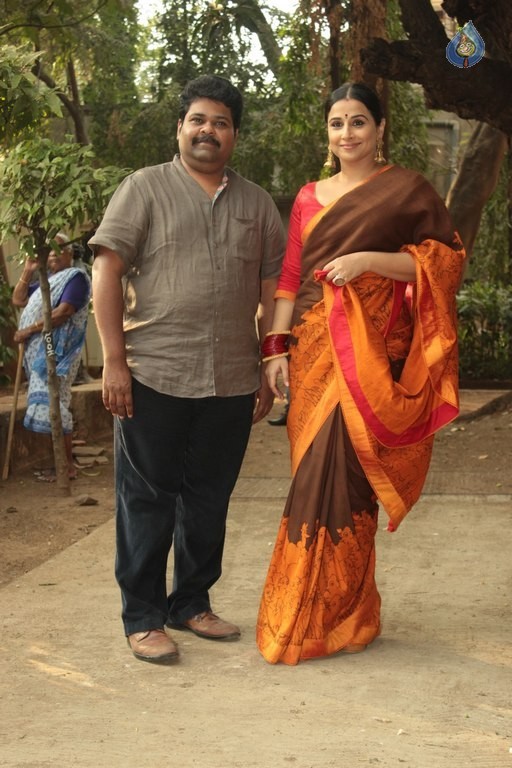 Vidya Balan Unveiles Designers Summer Collection - 34 / 42 photos