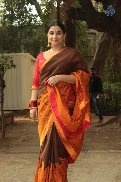 Vidya Balan Unveiles Designers Summer Collection - 40 / 42 photos