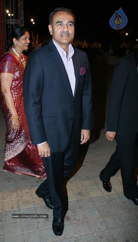 Vikaas Kalantri and Priyanka Chibber Wedding Reception - 72 / 148 photos