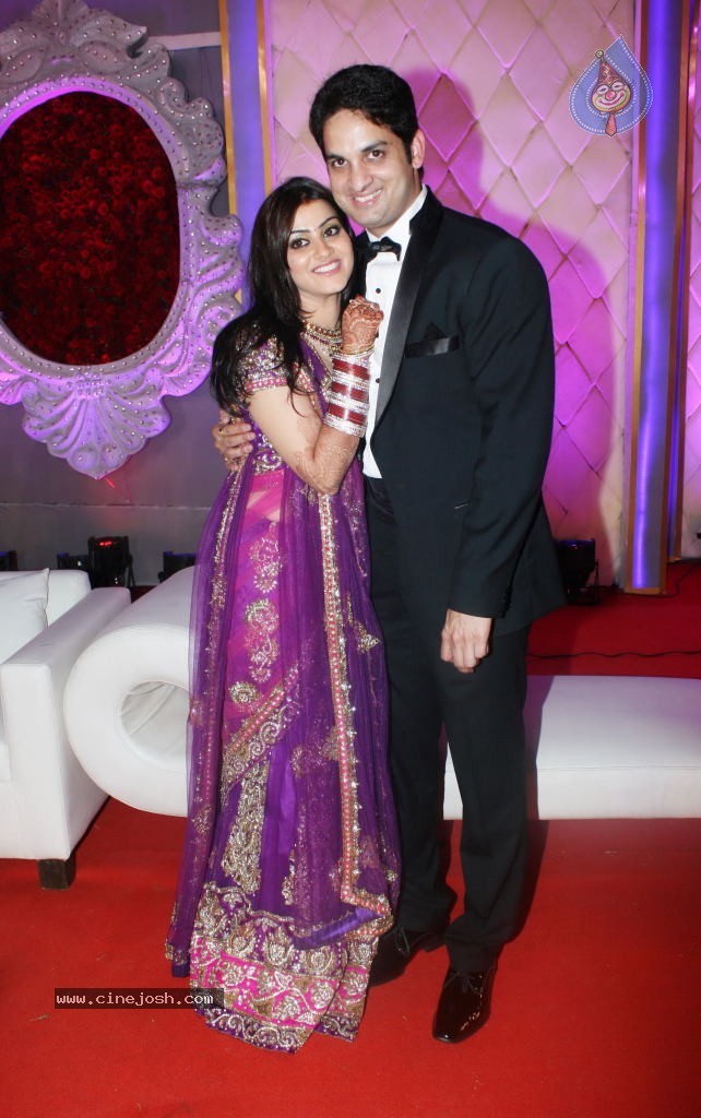 Vikaas Kalantri and Priyanka Chibber Wedding Reception - 83 / 148 photos