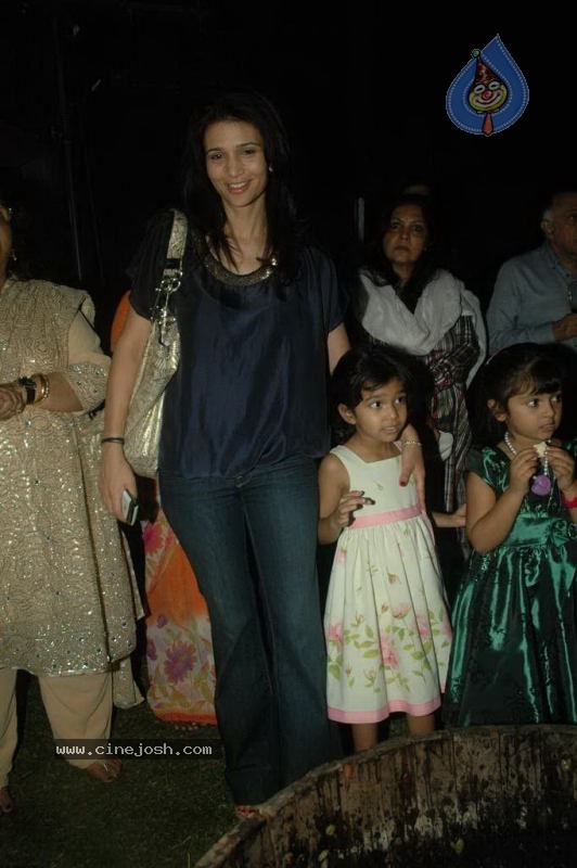 Wine Viva Fashion Show 2011 - 19 / 101 photos