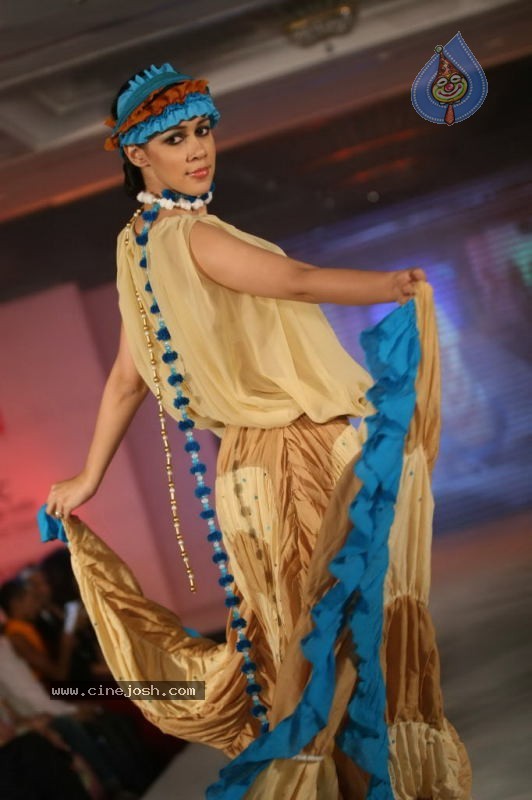 WLC Chimera 2011 Hot Fashion Show - 55 / 92 photos