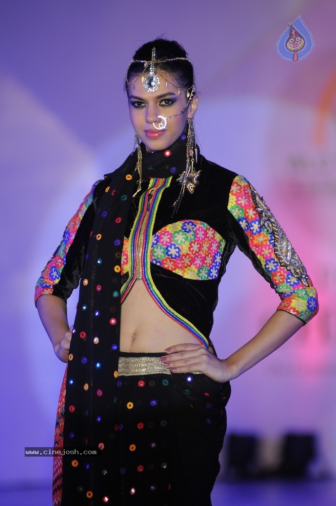 WLC India College Students Fashion Show - 11 / 41 photos