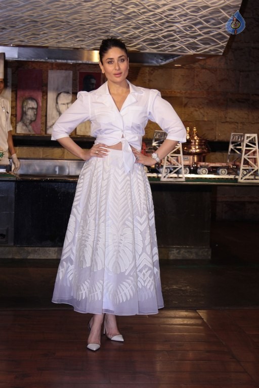 Womens Day Celebration with Ki and Ka Team - 18 / 63 photos