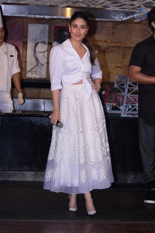 Womens Day Celebration with Ki and Ka Team - 31 / 63 photos