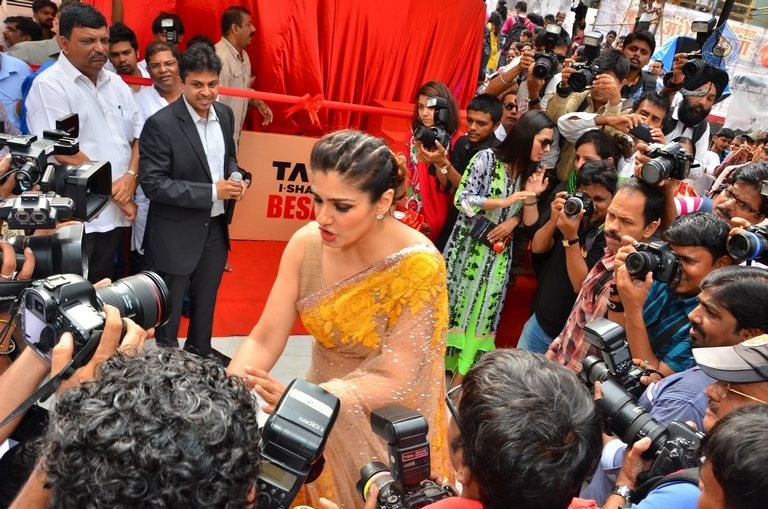 World Biggest Besan Ladoo Unveiling - 10 / 21 photos