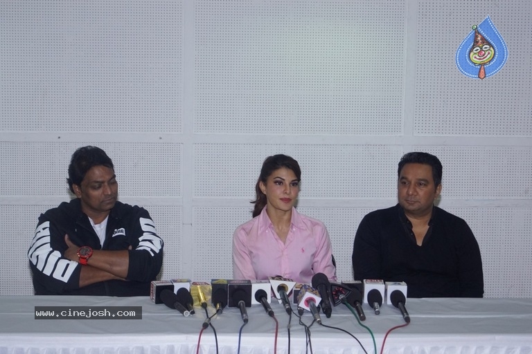 Wrap Of Jacqueline Baaghi 2 Ek Do Teen Item Song - 4 / 12 photos