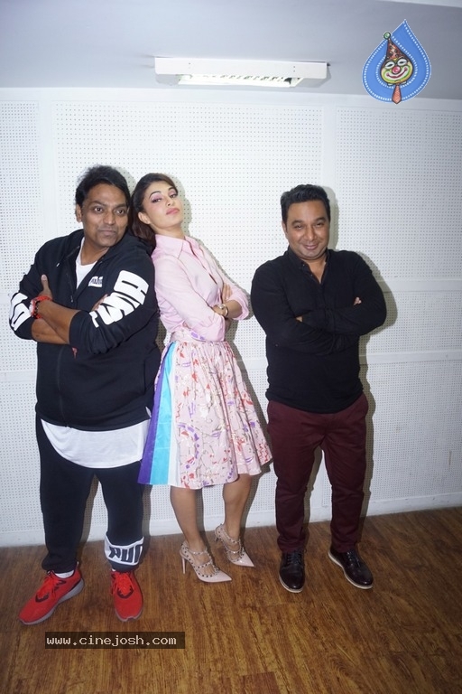 Wrap Of Jacqueline Baaghi 2 Ek Do Teen Item Song - 11 / 12 photos