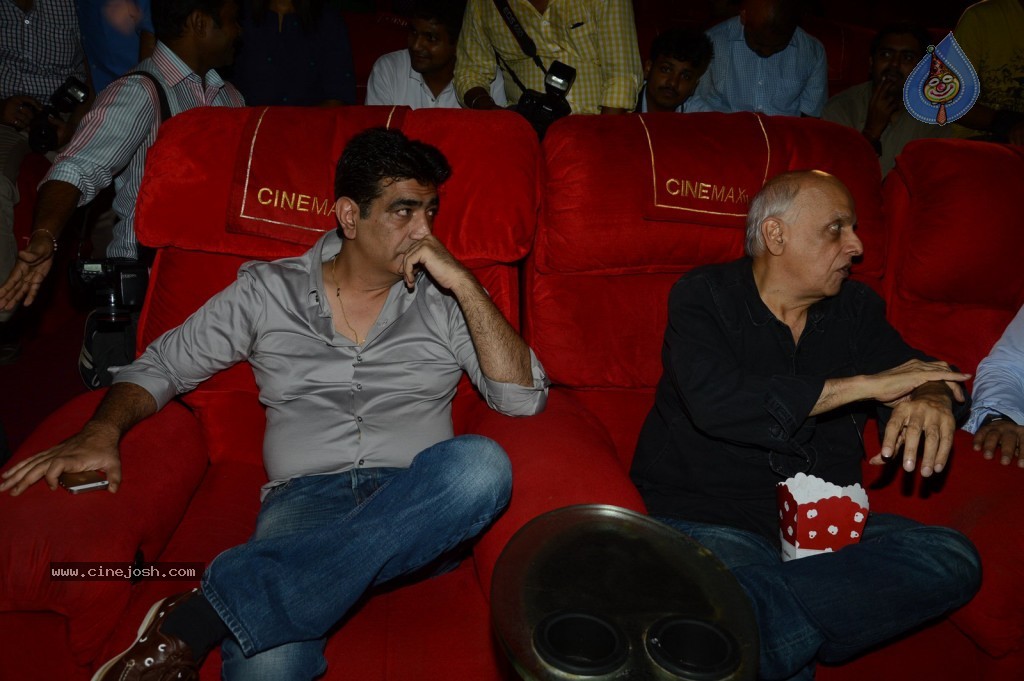 Yaariyan 1st Look Launch Event - 42 / 54 photos