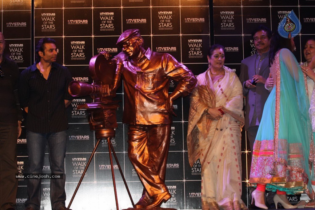 Yash Chopra Statue Launch Event - 27 / 45 photos