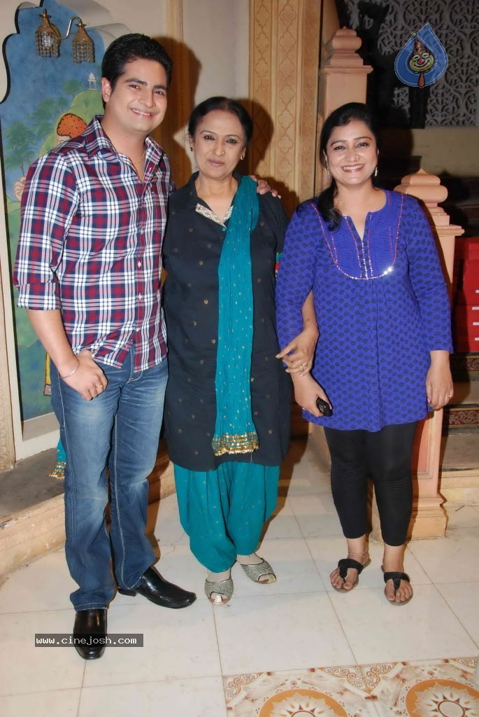 Yeh Rishta Kya Kehlata Hai 3 Years Completion Party - 32 / 37 photos